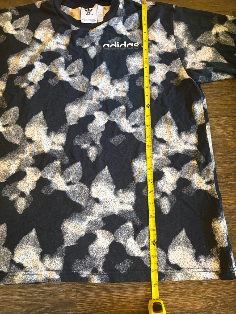 Adidas Originals Men's Winter Leaves Allover Print Activewear Causal Tee Large